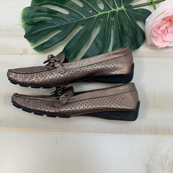Stuart Weitzman Metallic Perforated Loafer 7.5 - Picture 6 of 11